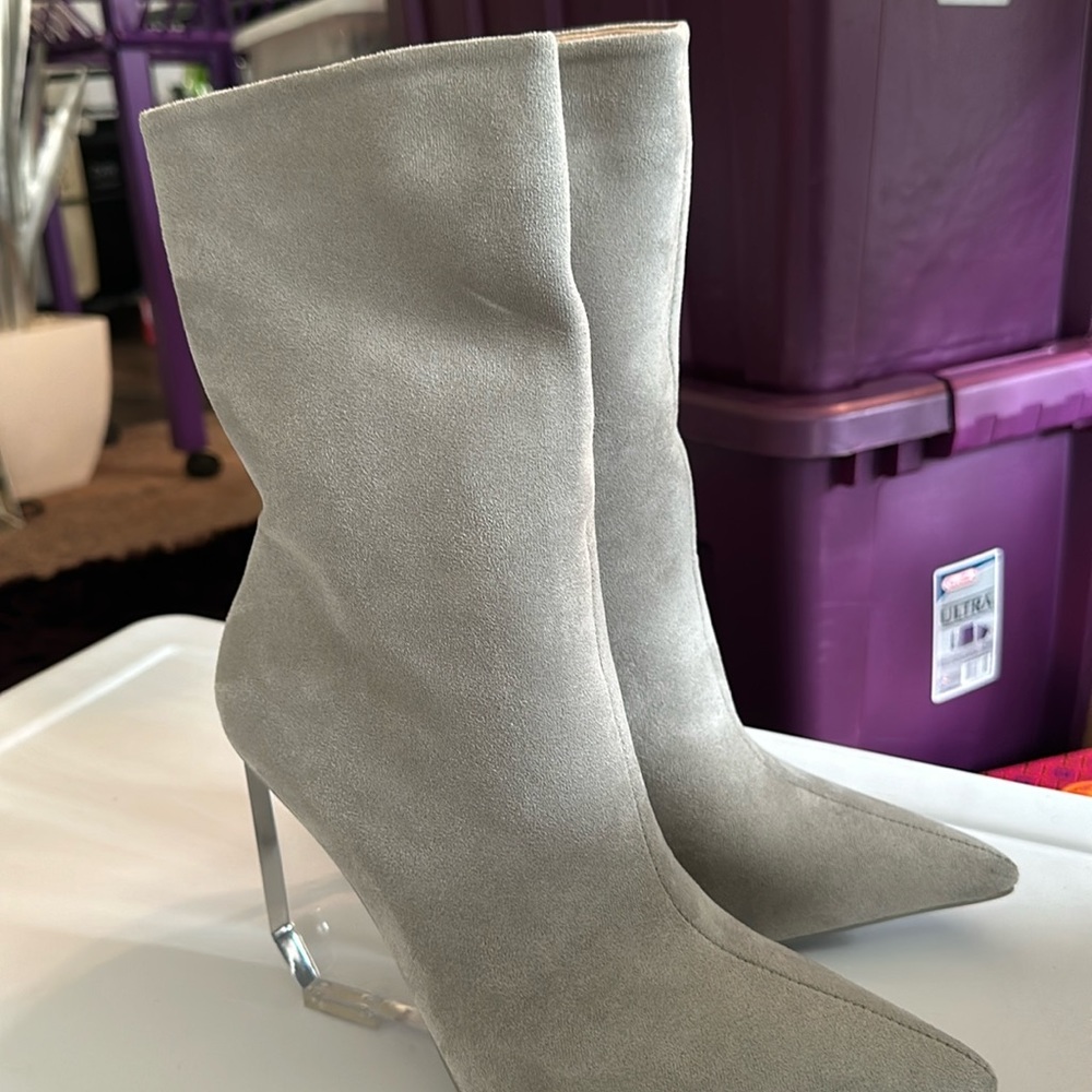 Azalea Wang Gray suede clear wedge boots